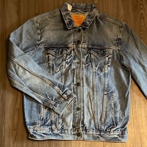 NWOT Levi’s Denim Trucker Jacket Size Large